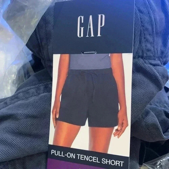 Gap Ladies Tencel Short - Picture 8 of 8